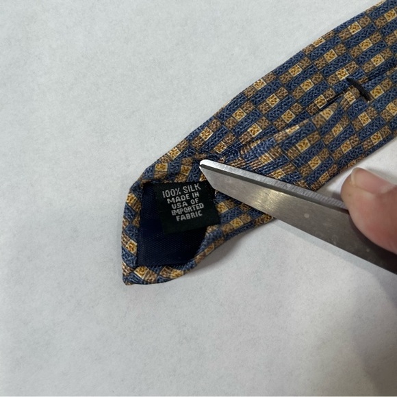 2 for$15 Robert Stock 100% Silk Patterned Tie - Picture 3 of 8